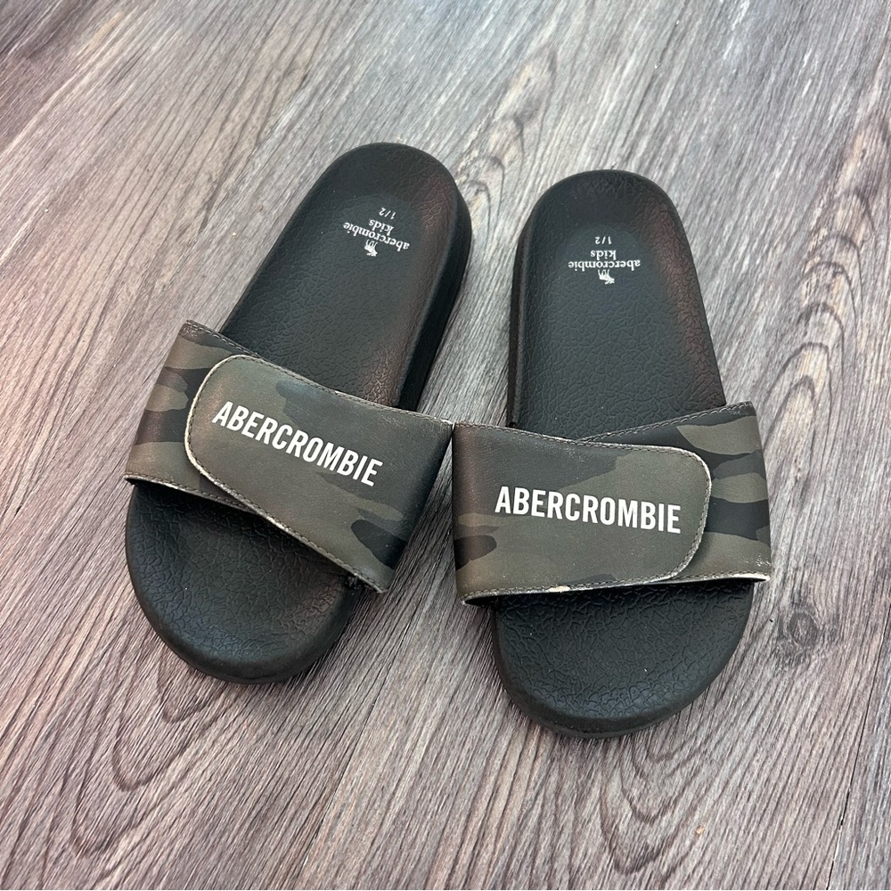 Abercrombie kids slides sandals size 1/2